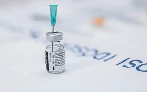 அச்சுறுத்தும் டெல்டா: 3-வது டோஸை வலியுறுத்தும் ஃபைஸர்