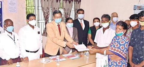 திருநெல்வேலியில் நடைபெற்ற லோக் அதாலத்தை மாவட்ட நீதிபதியும், சட்டப்பணிகள் ஆணைக்குழுவின் தலைவருமான ஏ. நசீர் அகமது தொடங்கி வைத்தார்