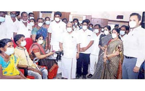 `உங்கள் தொகுதியில் முதலமைச்சர்' திட்டம்; ரூ.3.21 கோடி மதிப்பில் நலத்திட்ட உதவி: ஊரகத் தொழில் துறை அமைச்சர் வழங்கினார்