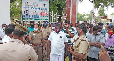 விருதுநகர் அரசு மருத்துவமனையில் -  மாற்றப்பட்டதாக கூறப்பட்ட குழந்தைக்கு மரபணு பரிசோதனை :