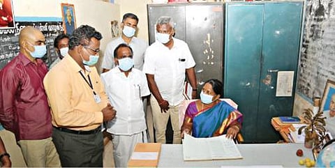 கொல்லிமலை வாழவந்திநாடு வல்வில் ஓரி அரசு பழங்குடியினர் நல உண்டு உறைவிடப்பள்ளியில் ஆதி திராவிடர் நலத்துறை அமைச்சர் கயல்விழி செல்வராஜ் ஆய்வு செய்தார்.