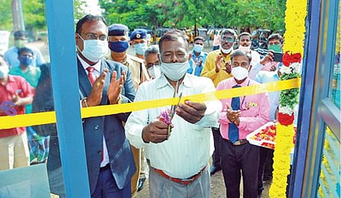 கோவில்பட்டி ரயில் நிலையத்தில் தமிழ்நாடு மெர்க்கன்டைல் வங்கி ஏடிஎம் திறக்கப்பட்டது.
