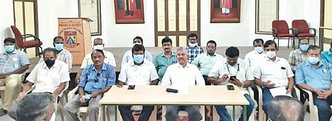 சிதம்பரம் அண்ணாமலை பல்கலைக்கழக ஆசிரியர்கள் கூட்டமைப்பு ஒருங்கிணைப்பாளர் சிவகுருநாதன் பேட்டியளித்தார்.