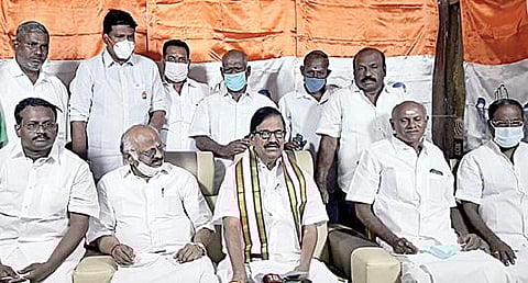 தொலைபேசி ஒட்டுக்கேட்பு சம்பவம் தொடர்பாக சிதம்பரத்தில் செய்தியாளர்களை சந்தித்த தமிழ்நாடு காங்கிரஸ் தலைவர் கே.எஸ்.அழகிரி.