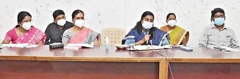 நாமகிரிப்பேட்டை ஊராட்சி ஒன்றிய அலுவலகத்தில் நடைபெற்ற கூட்டத்தில் மாவட்ட ஆட்சியர் ஸ்ரேயா சிங் பேசினார்.