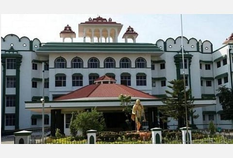 மதுரை காமராஜ் பல்கலை.க்கு உட்பட்ட கல்லூரிப் படிப்புகளுக்கான இணைவிப்புக் கட்டண உத்தரவு ரத்து: உயர் நீதிமன்றம் உத்தரவு