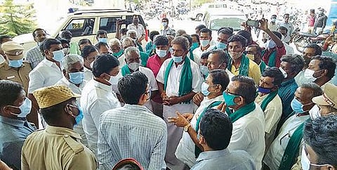 பிஏபி விவசாயிகளை பாதிக்கும் வகையில் -  ஒட்டன்சத்திரம் குடிநீர் திட்டத்தை செயல்படுத்தக்கூடாது :  செய்தித் துறை அமைச்சர், மாவட்ட ஆட்சியரிடம் நேரில் முறையீடு