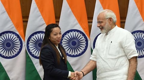 அனைத்து இந்தியர்களுக்கும் ஓர் உத்வேகம்: டோக்கியோ ஒலிம்பிக்கில் பதக்கம் வென்ற மீராபாய்க்கு பிரதமர், முதல்வர் வாழ்த்து