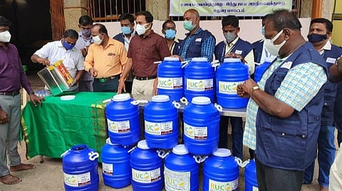 மீனாட்சியம்மன் கோயிலில் பிரசாதம் தயாரிக்க பயன்படுத்திய எண்ணெயை ‘பயோடீசல்’ தயாரிக்க வழங்கும் திட்டம் தொடக்கம்