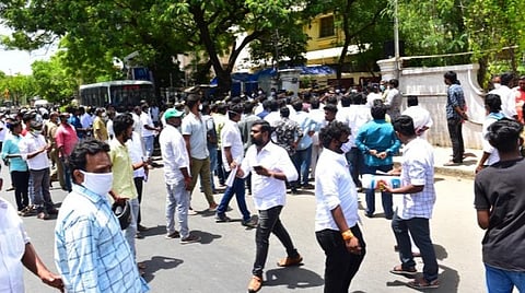 அரசியல் கட்சியினர் ரகளையால் பதற்றம்: மதுரையில் மாநகராட்சி ஏலம் திடீர் ரத்து