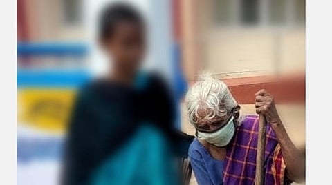 குவைத்தில் வேலைக்குச் சென்ற தாயாரை வீட்டில் அடைத்து வைத்துக் கொடுமை: மீட்கக் கோரி 14 வயதுச் சிறுமி ஆட்சியரிடம் மனு