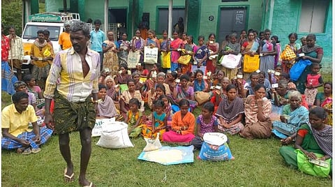 உடுமலை அருகே தரமற்ற ரேஷன் அரிசியை வாங்க மறுத்துப் பழங்குடிகள் போராட்டம்