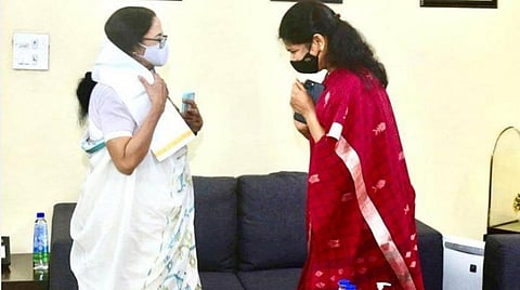 டெல்லியில் மம்தா பானர்ஜியுடன் கனிமொழி சந்திப்பு: அணி திரளும் எதிர்க்கட்சிகள்