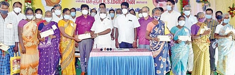 செஞ்சியில்  495 பயனாளிகளுக்கு ரூ.40. 95 லட்சம் மதிப்பிலான அரசு  நலத்திட்ட உதவிகளை அமைச்சர் மஸ்தான் வழங்கினார்.