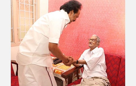 தமிழக அரசின் ‘தகைசால் தமிழர்’ விருதை சங்கரய்யா வீட்டுக்கே சென்று வழங்குகிறார் முதல்வர்: மார்க்சிஸ்ட் மாநில செயலாளர் பாலகிருஷ்ணன் தகவல்