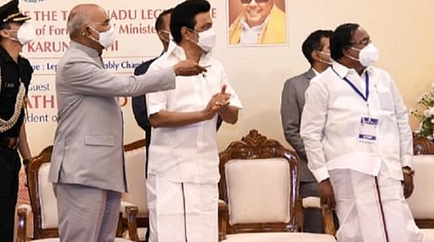 இந்தியத் தலைவர்களில் கருணாநிதி குறிப்பிடத்தகுந்தவர்: படத் திறப்புவிழாவில் குடியரசுத் தலைவர் புகழுரை