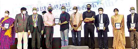 நோயாளிகளின் உடல்நலத்தை சீராக்க கடவுளால் அனுப்பப்பட்டவர்கள் மருத்துவர்கள்: ‘மருத்துவ நட்சத்திரம்’ விருது வழங்கும் விழாவில் கோவை மாவட்ட ஆட்சியர் புகழாரம்