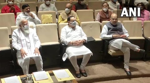 டெல்லியில் இன்று நடந்த பாஜக எம்.பி.க்களின் நாடாளுமன்றக் குழுக் கூட்டத்தில் பிரதமர் மோடி பங்கேற்ற காட்சி | படம்: ஏஎன்ஐ.