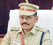 வி.ஆர்.னிவாசன்.