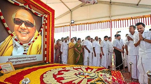 கருணாநிதி நினைவிடத்தில் மு.க.ஸ்டாலின்: கோப்புப் படம்.