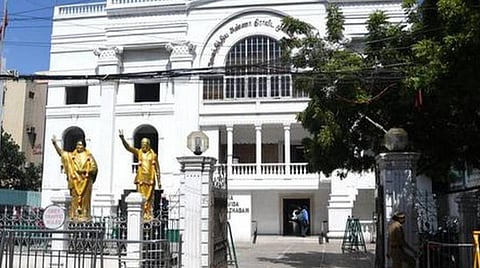 அதிமுக உட்கட்சி தேர்தலில் முதல்கட்டமாக அண்ணா பேரவைக்கு ஆக.14 முதல் 5 கட்டமாக தேர்தல்: ஒருங்கிணைப்பாளர்கள் அறிவிப்பு