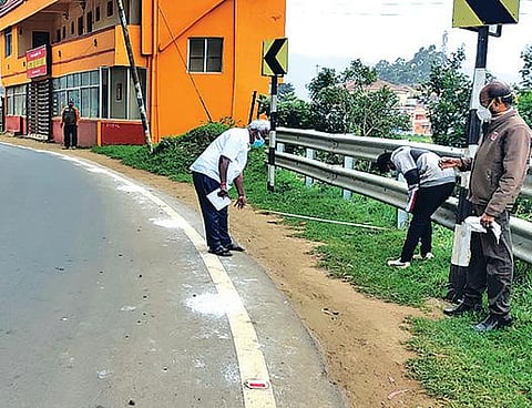 உதகை-கூடலூர் சாலையில் மேம்பாட்டு பணிகள் ஆய்வு :