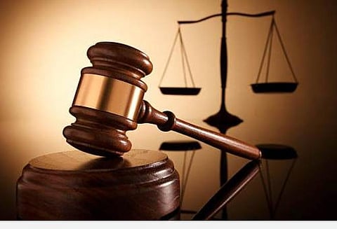 கருணை அடிப்படையில் வேலை; வயது வரம்பு தளர்வில்லை: உயர் நீதிமன்றம் உத்தரவு