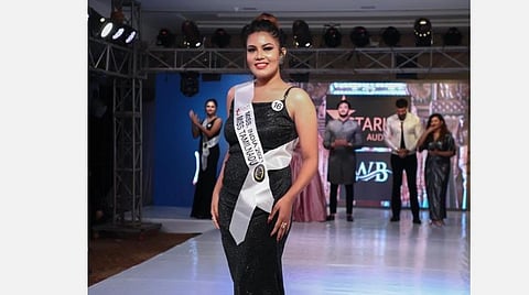 டெல்லி ஆக்ராவில் நடந்த ‘மிஸ் இந்தியா’ அழகிப் போட்டியில் ‘மிஸ் தமிழ்நாடு’ பட்டம் பெற்ற மாணிகா.