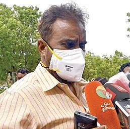 எஸ்.பி.வேலுமணி.