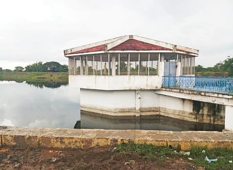 வீராணம் ஏரியில் இருந்து சென்னைக்கு தண்ணீர் அனுப்பி வைக்கப்படும் பூதங்குடியில் உள்ள நீர் வாங்கி நெடுமாடம்.