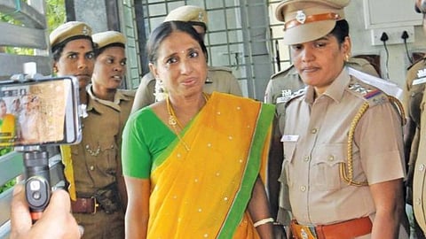 ஆளுநரின் ஒப்புதல் இல்லாமல் தங்களை விடுவிக்கக்கோரி உயர் நீதிமன்றத்தில் நளினி வழக்கு: விசாரணை தள்ளிவைப்பு