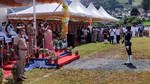 நீலகிரியில் எளிமையாக நடந்த சுதந்திர தின விழா: மாவட்ட ஆட்சியர் கொடியேற்றினார்