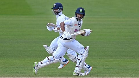 இந்திய அணியைவிக்கெட் சரிவிலிருந்து மீட்ட ரஹானே, புஜாரா ஜோடி | படம் உதவி ட்விட்டர்