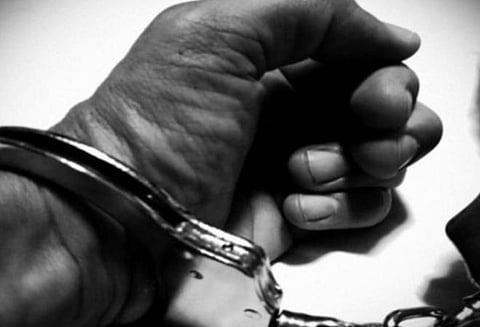 புதுச்சேரியில் திருமண வீட்டில் 36 பவுன் நகை, பணம் கொள்ளை: 2 பேர் கைது