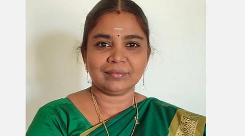 தொழில்நுட்பங்களைப் பயன்படுத்தி மாணவர்களுக்கு ஆராய்ச்சிக் கல்வி: மொடக்குறிச்சி அரசுப்பள்ளி ஆசிரியைக்கு தேசிய விருது