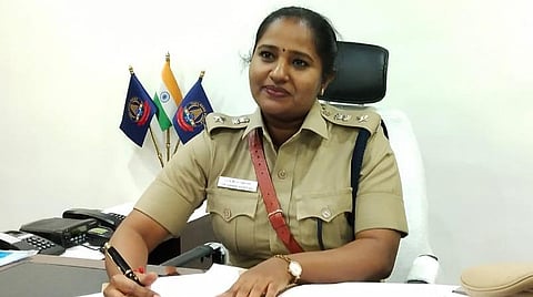 ராணிப்பேட்டை மாவட்ட எஸ். பி  டாக்டர். தீபா சத்யன்