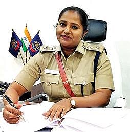 ராணிப்பேட்டை மாவட்ட எஸ்பியாக பொறுப்பேற்றுக்கொண்ட டாக்டர் தீபா சத்யன்.