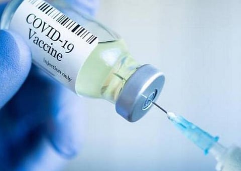 கரோனா 3-வது டோஸ் தடுப்பூசி; அடுத்த ஆண்டு முடிவு செய்யப்படும்: எய்ம்ஸ்