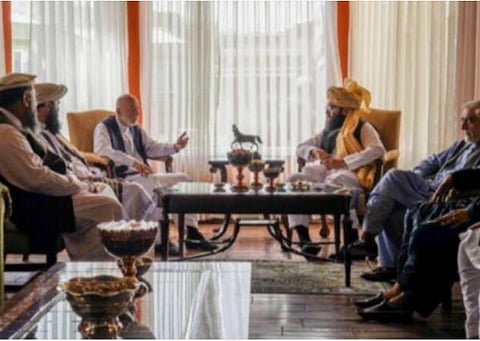 ஆப்கன் புதிய அரசில் ஹமீத் கர்சாய்க்கு இடம்: தலிபான்கள் பேச்சுவார்த்தை