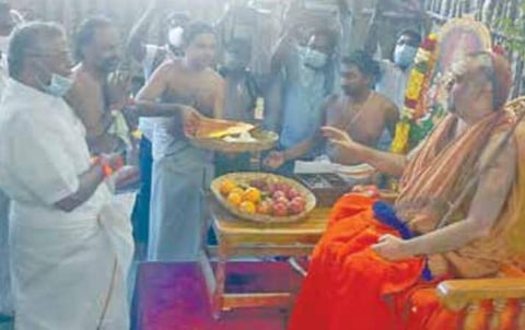 மணிப்பூர் ஆளுநர் ஆகவுள்ள இல.கணேசன் சங்கர மடத்தின் மடாதிபதி ஸ்ரீ விஜயேந்திரரிடம் ஆசி: வரும் ஆக.27-ல் பொறுப்பேற்கிறார்