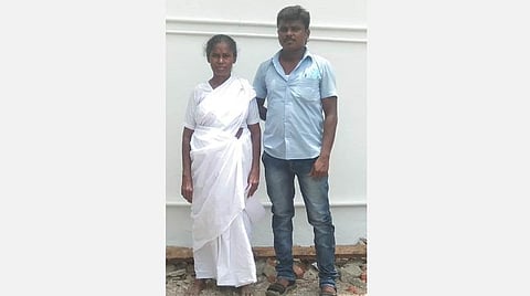 பாவாணரின் பேத்தி சண்முககனி, அவரது மகன் அருள்ராஜ்.