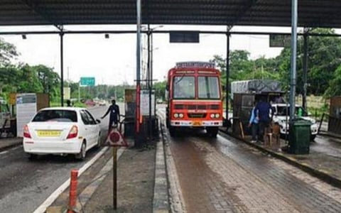 சுங்கச்சாவடியை சூறையாடிய வழக்கில் தமிழக வாழ்வுரிமைக் கட்சி தலைவர் வேல்முருகன் உள்ளிட்ட 9 பேருக்கு பிடியாணை