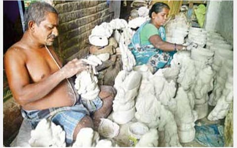 நிகழாண்டு விநாயகர் சதுர்த்தி விழாவுக்கு நீர்நிலைகளில் சிலைகளை கரைக்க அனுமதி தேவை: தமிழக அரசுக்கு சிலை தயாரிப்பு தொழிலாளர்கள் கோரிக்கை