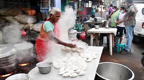 இட்லி விற்பனை