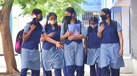 கரோனா: பள்ளிகள் திறப்பைத் தள்ளிவைக்க புதுவை எம்எல்ஏக்கள் வலியுறுத்தல்