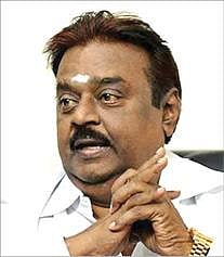 உயர் மருத்துவ சிகிச்சைக்காக விஜயகாந்த் மீண்டும் அமெரிக்கா பயணம்