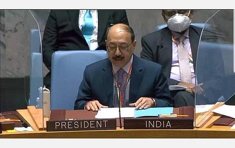 எந்த நாட்டுக்கு எதிராகவும் ஆப்கன் மண்ணை பயன்படுத்த கூடாது; தீவிரவாதிகளுக்கு புகலிடம் தரக் கூடாது: ஐ.நா. பாதுகாப்பு கவுன்சிலில் தீர்மானம் நிறைவேற்றம்