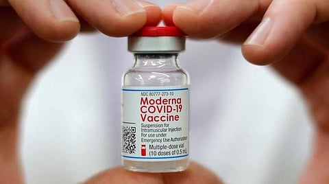 பாட்டிலில் உலோக துகள்: 10 லட்சம் மாடர்னா தடுப்பூசியை நிறுத்தி வைத்தது ஜப்பான்