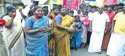 பொது இடங்களில் விநாயகர் சிலை வழிபாடு -  தமிழக அரசு விதித்த தடையை திரும்ப பெற வேண்டும் :  இந்து முன்னணி வலியுறுத்தல்