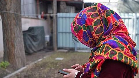 வெளிநாடுகளுக்குத் தப்பிச் செல்ல ஆப்கன் பெண்களுக்குக் கட்டாயத் திருமணம்